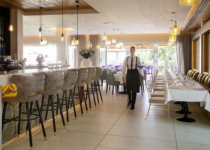 Vangelis & Hotel Protaras