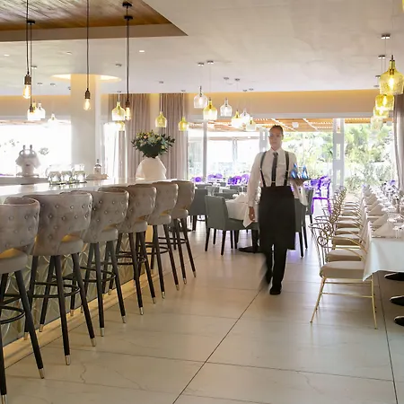 Vangelis & Hotel Protaras