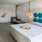 Vangelis & Hotel