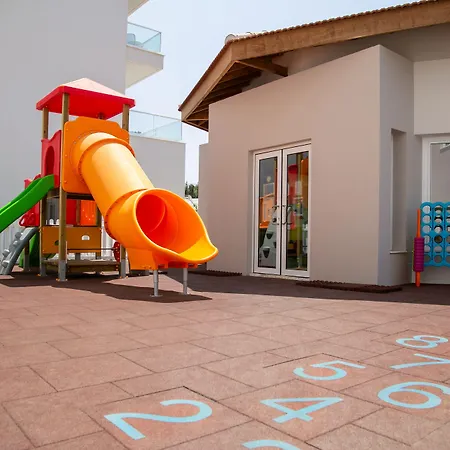 Vangelis & 4* Protaras