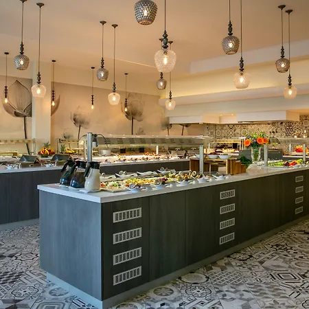 Vangelis & Hotel Protaras