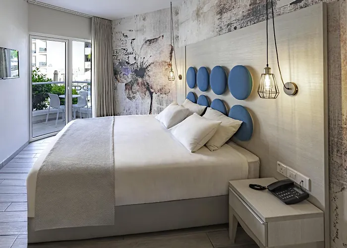 Vangelis & 4* Protaras