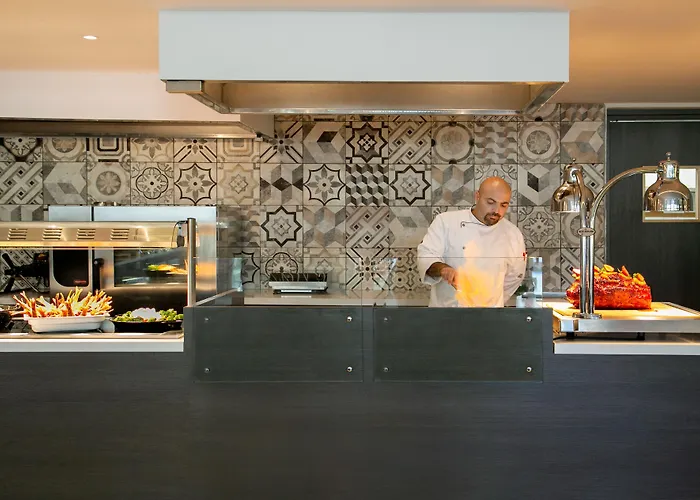 Vangelis & Hotel Protaras