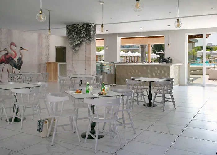 Vangelis & Hotel Protaras