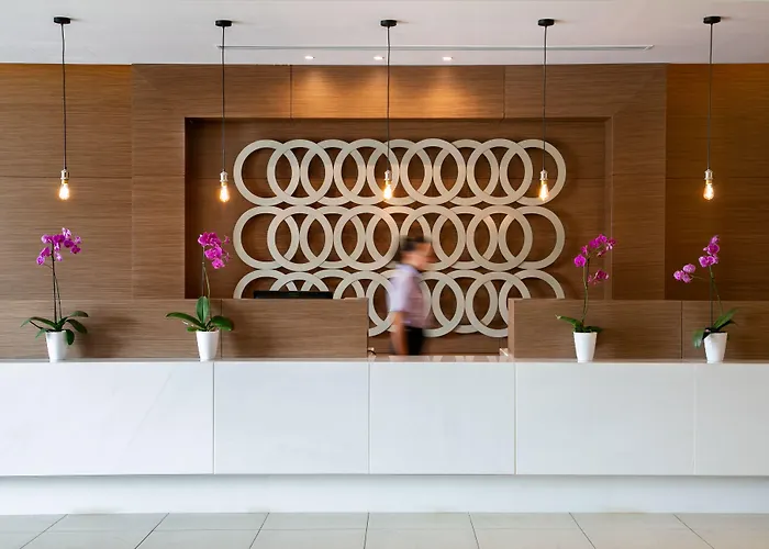 Vangelis & Szálloda Protarász